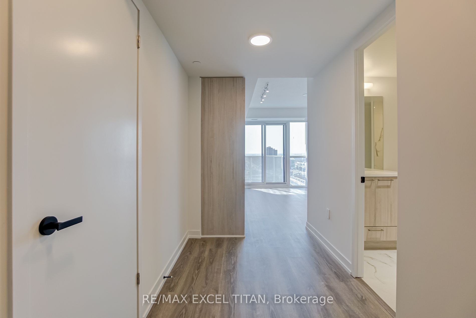 195 Commerce St 2911