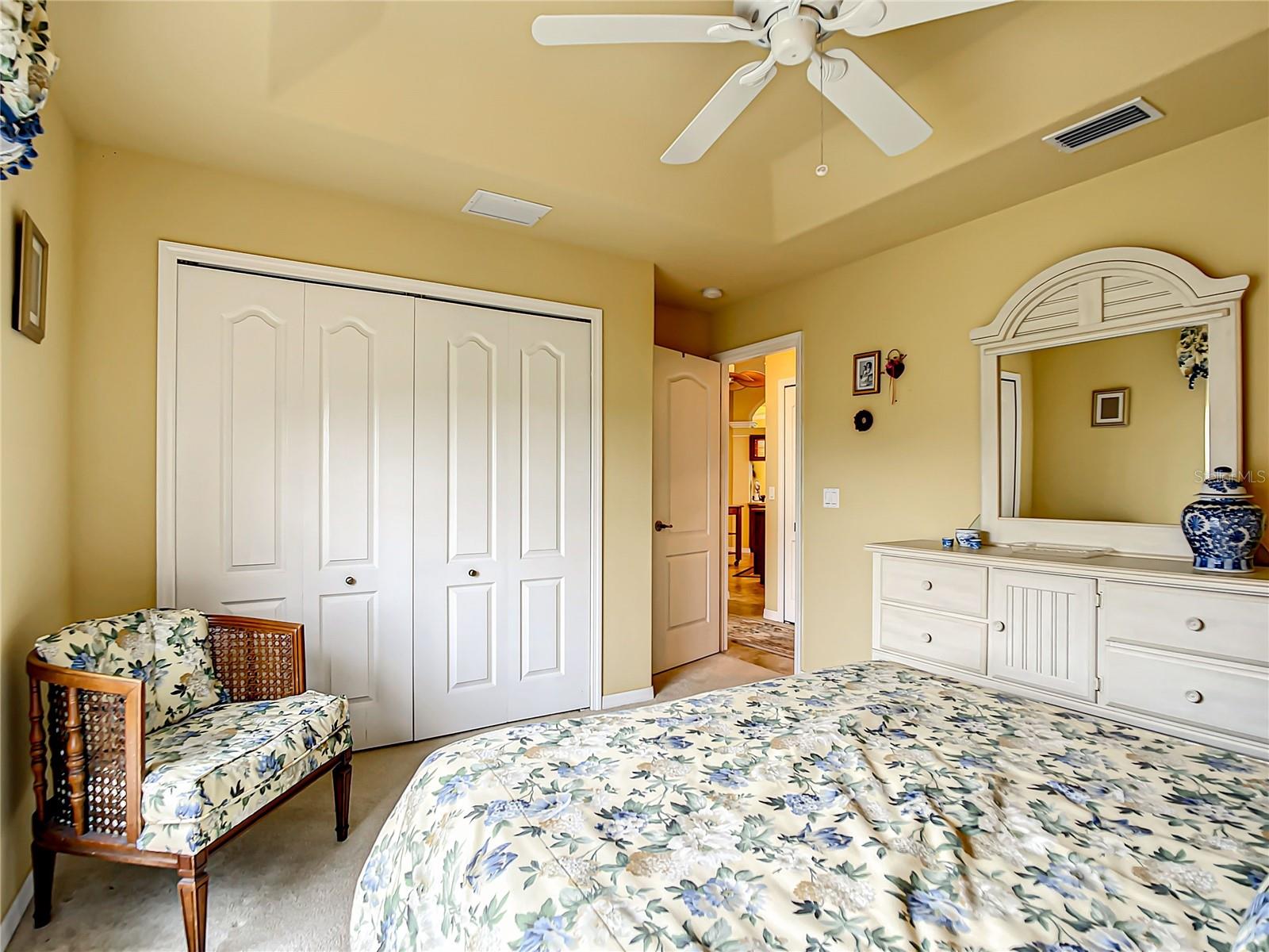 938 Boundary Boulevard