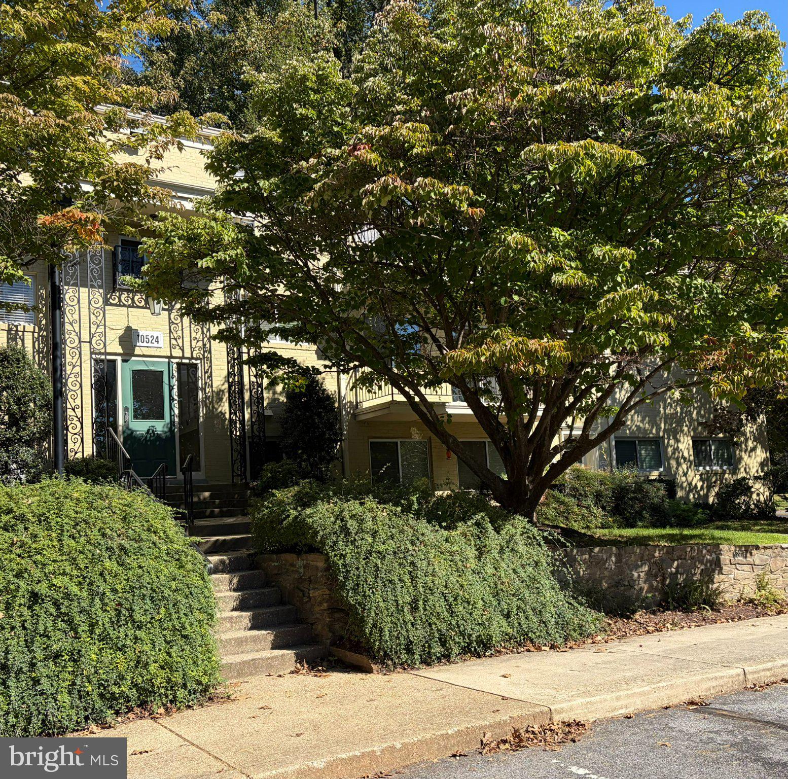 10524 Weymouth Street 104