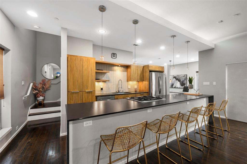 5205 Capitol Avenue 9