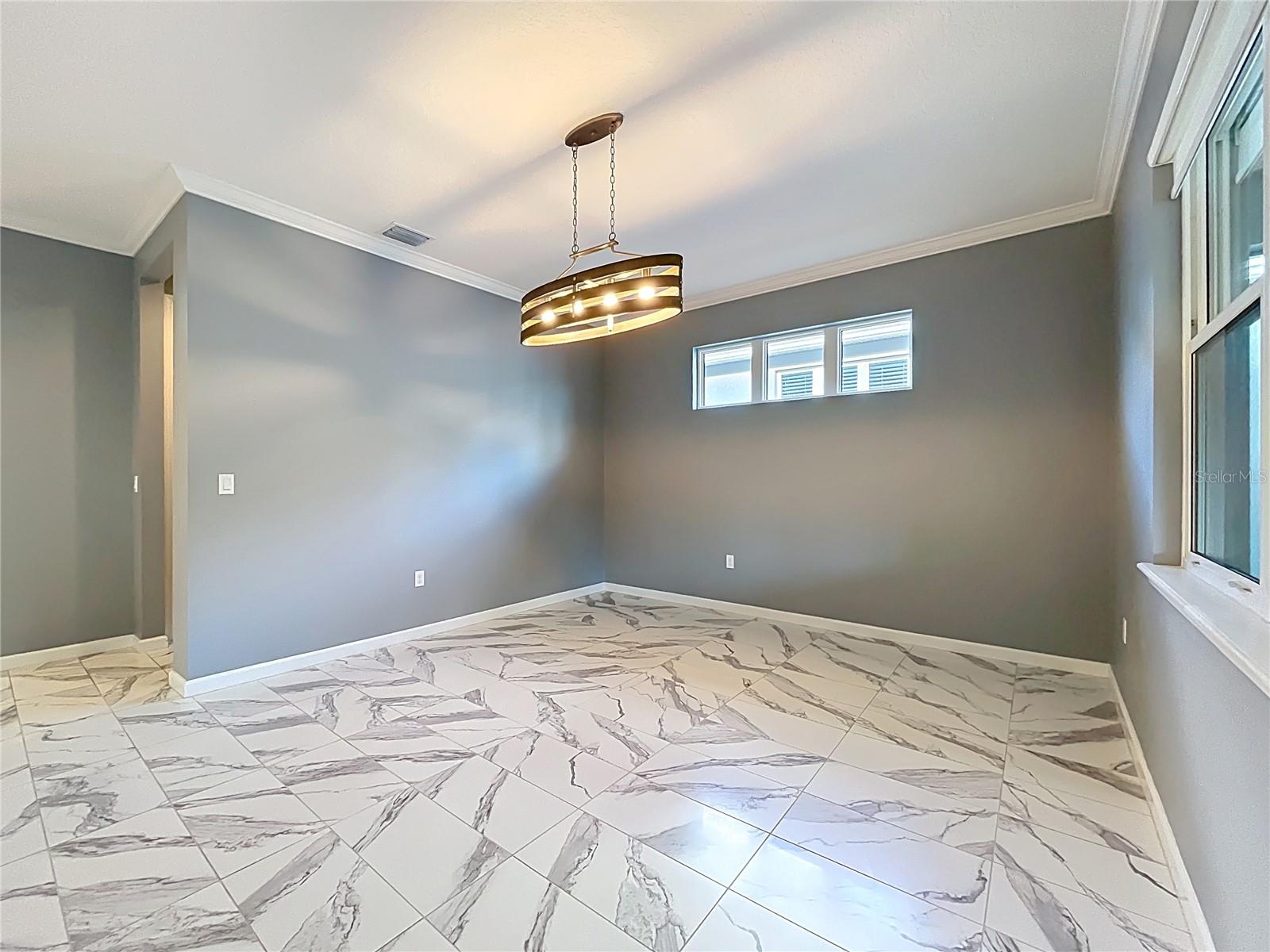 295 Northcote Court