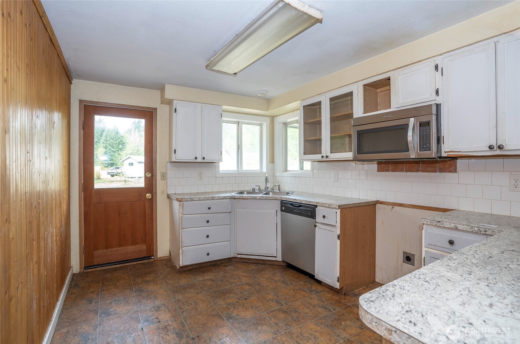 11 E Mox Chehalis Road