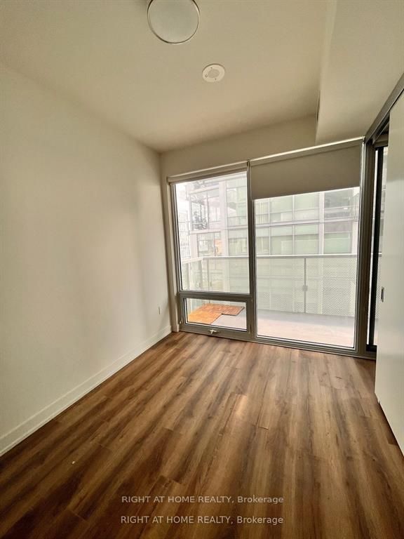 15 E Queens Quay St 708