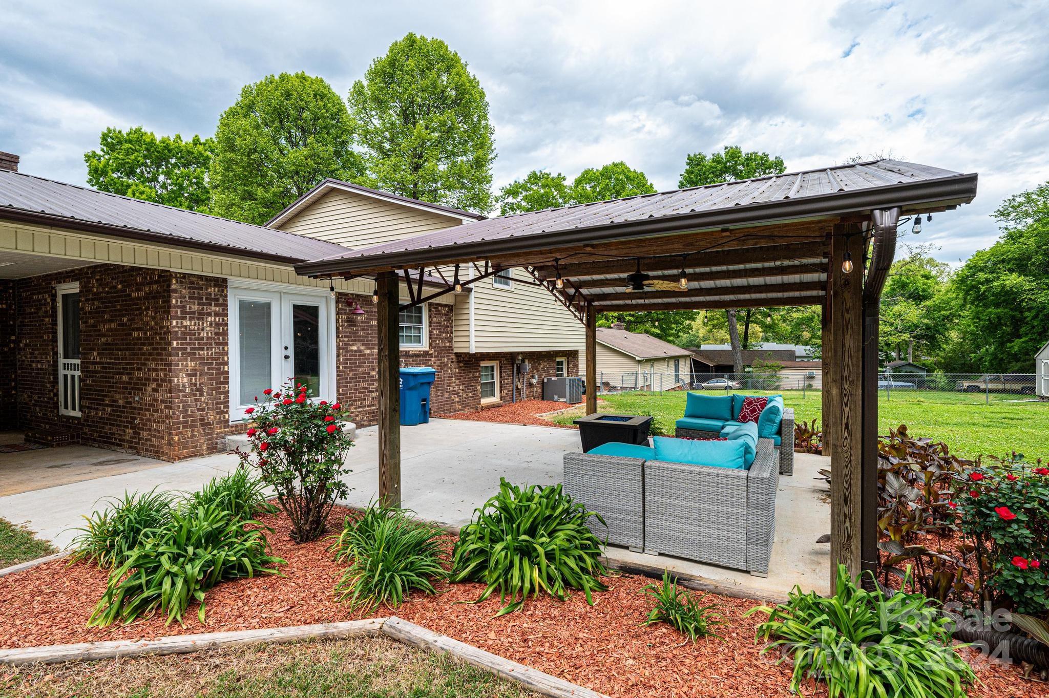 1661 Tanglewood Drive