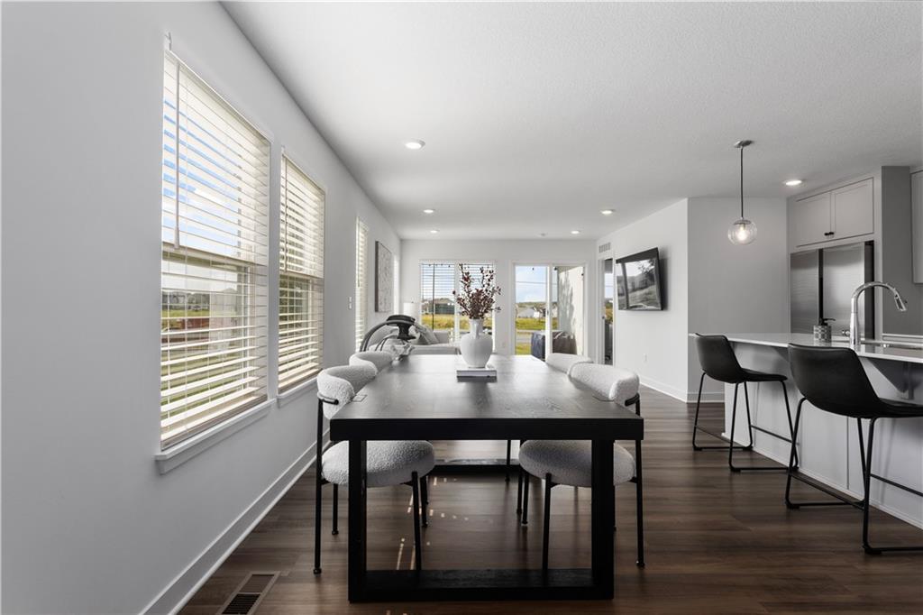 27600 E Red Fox Street