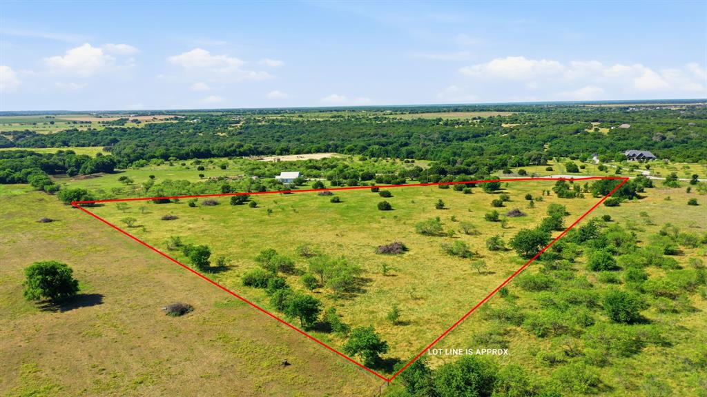 106 Private 191 Road in Blum
