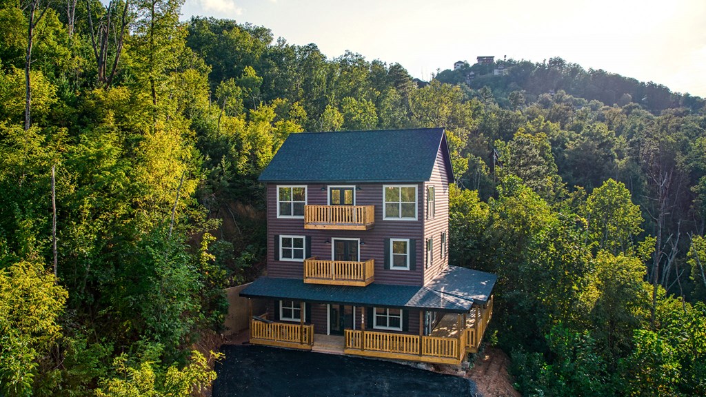 908 Crooked Ridge Rd.