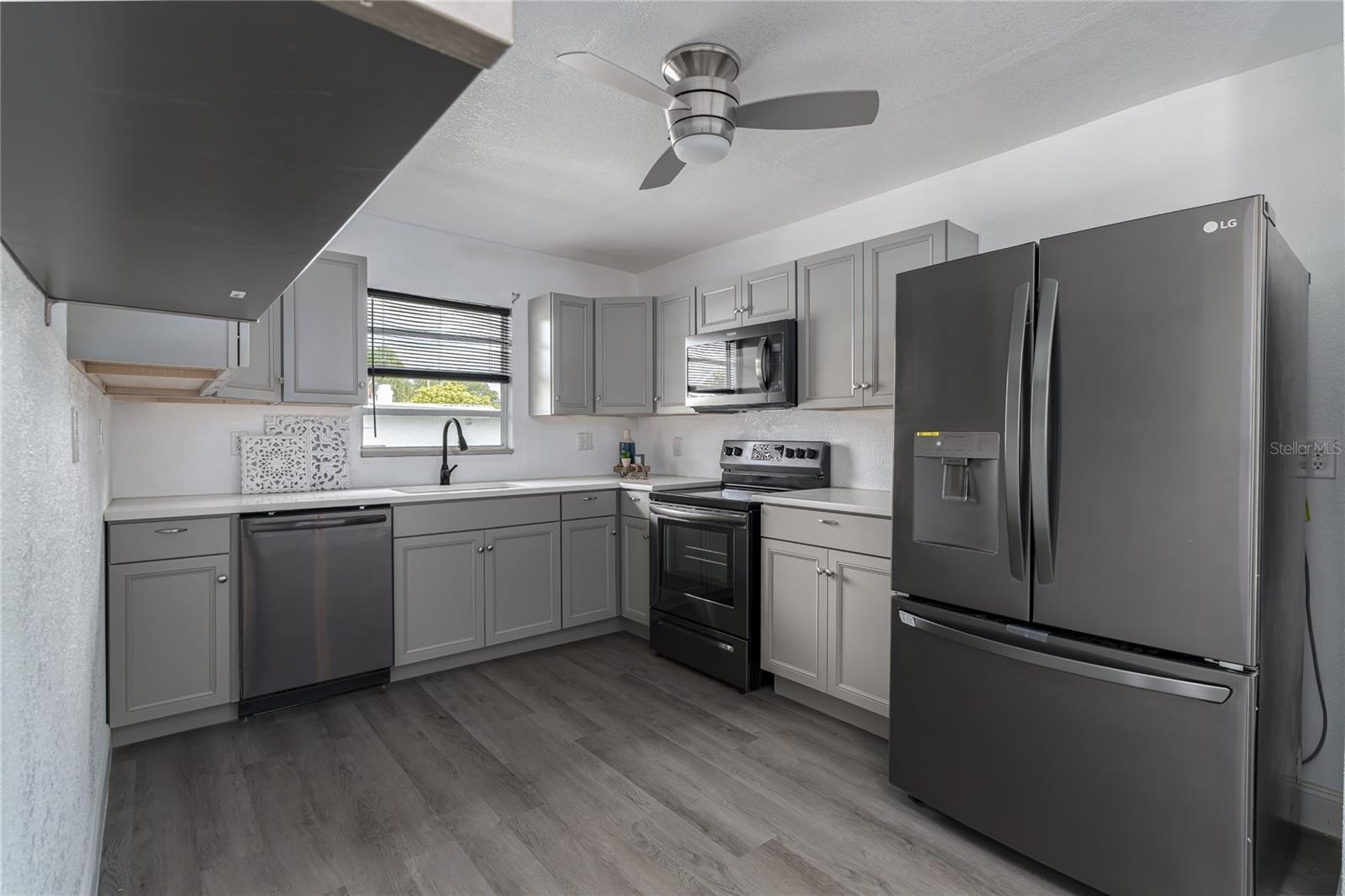 332 48th Street Court W