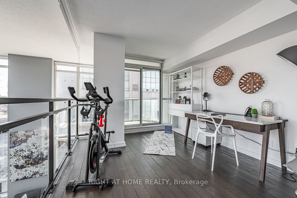 200 Manitoba St 235