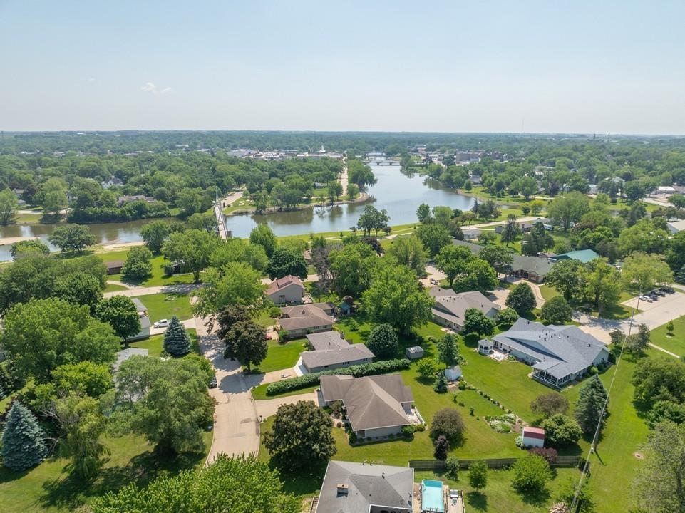 212 Cedar Circle