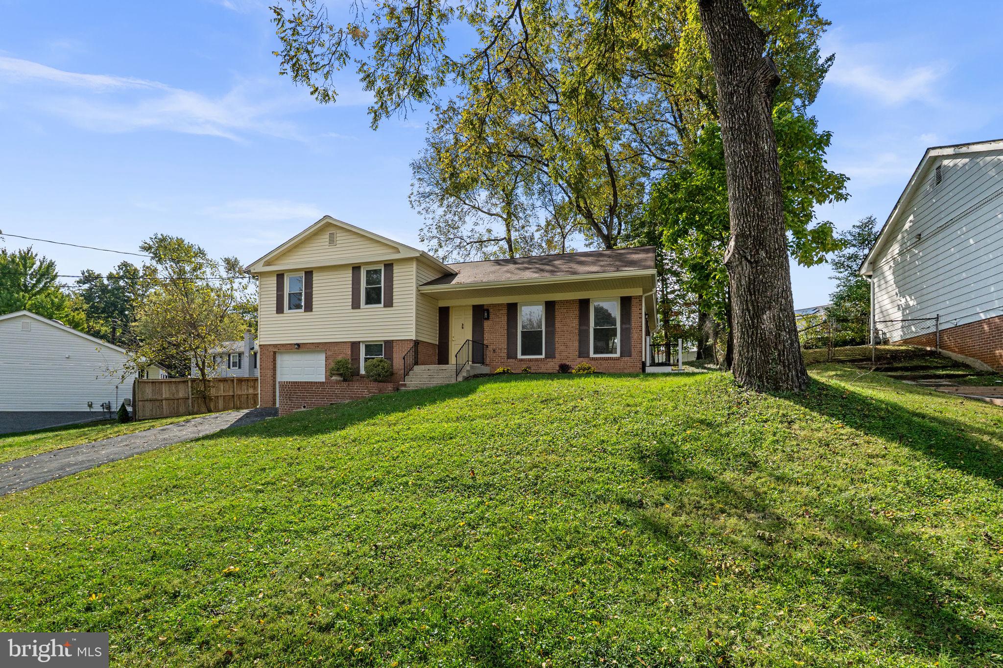 1613 Lemontree Lane