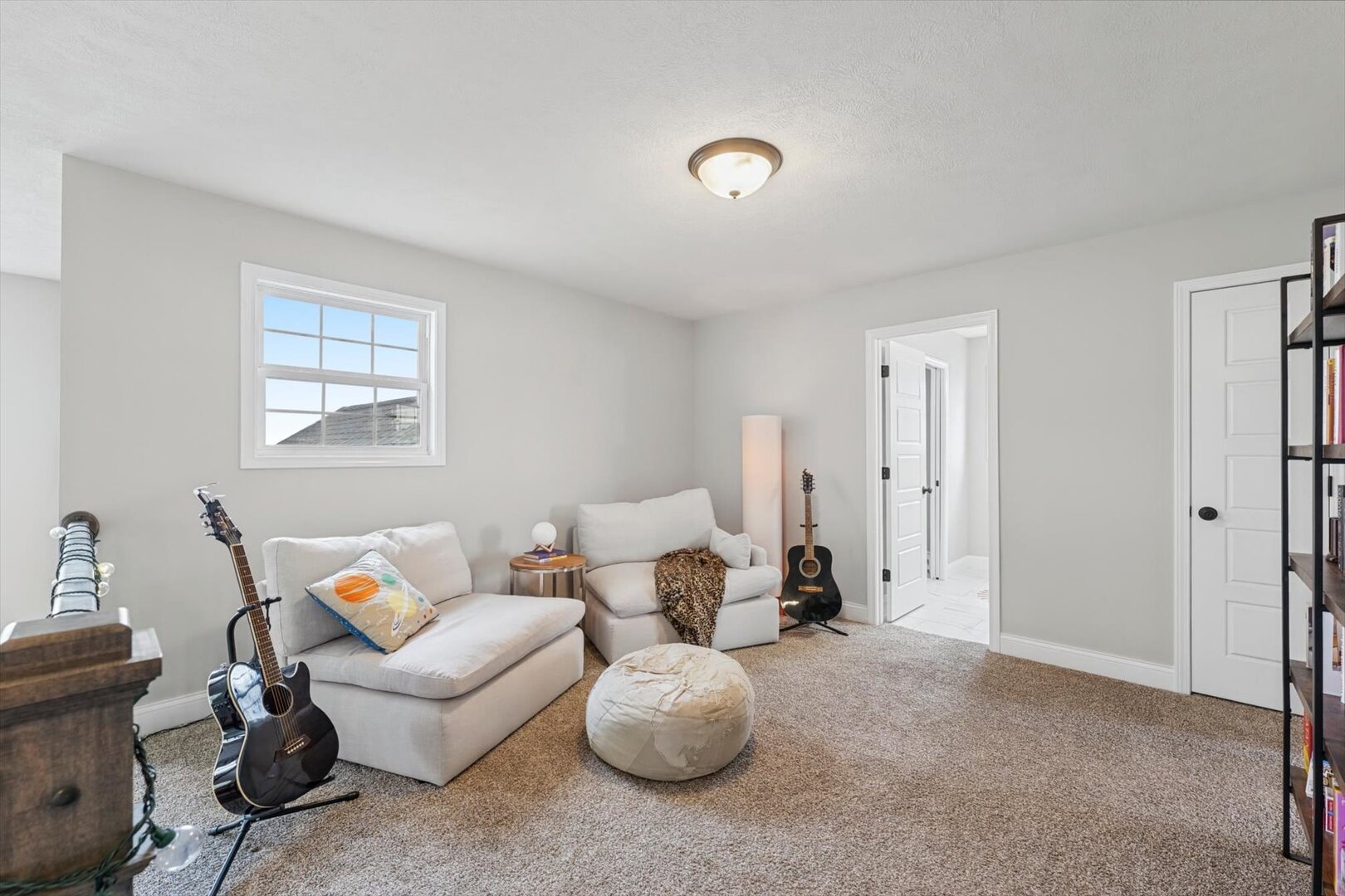1920 Roseland Drive