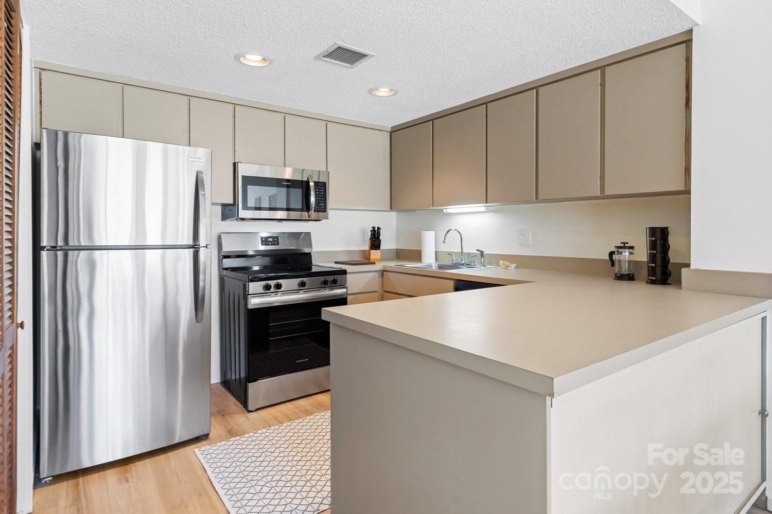 182 W Lake Drive S 1401
