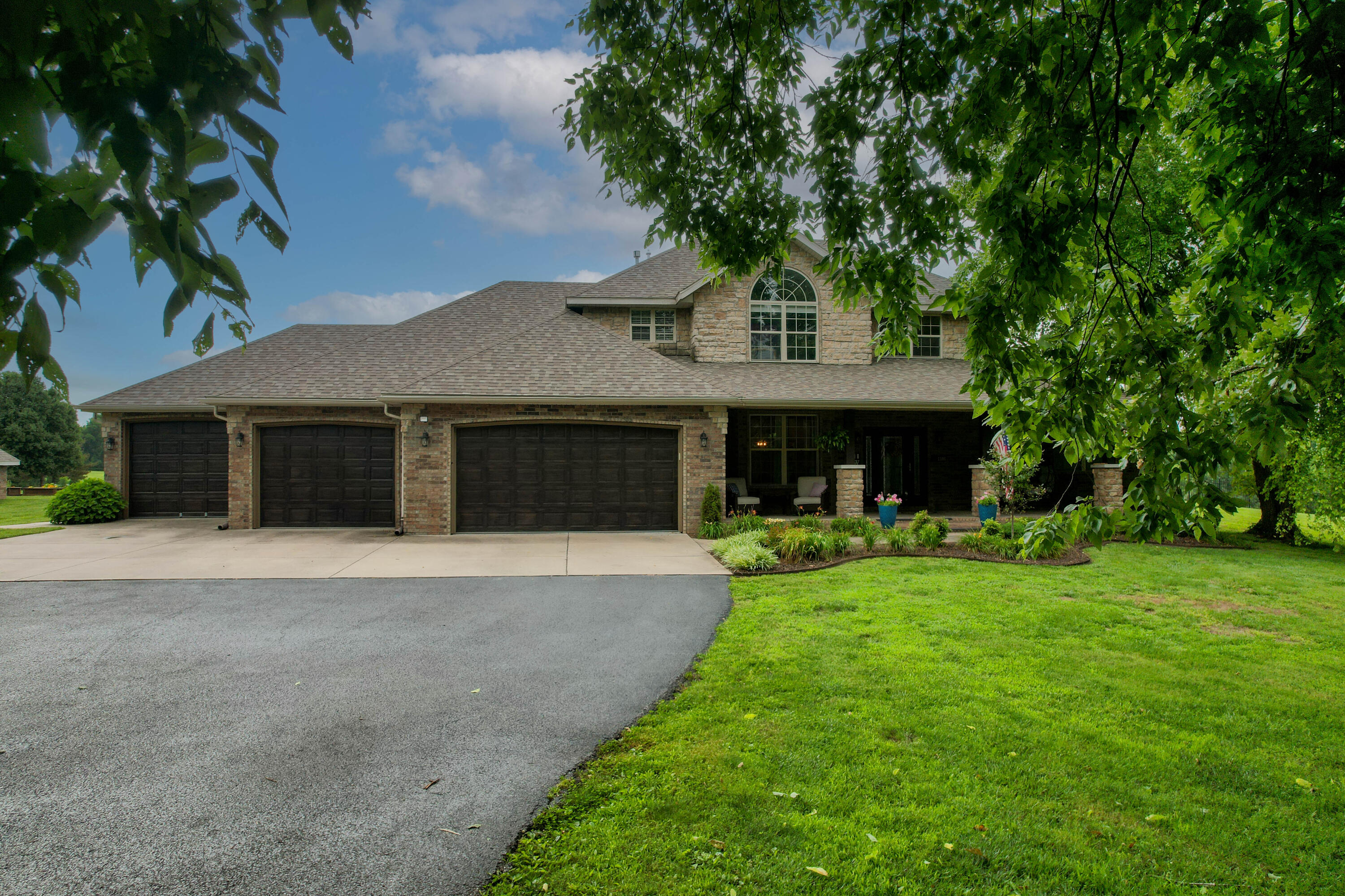1106 N Pebble Creek Drive