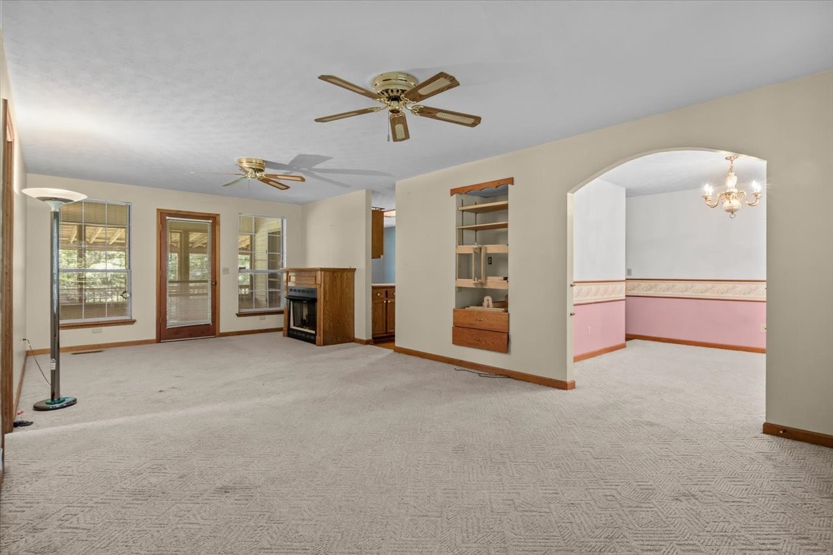 414 Valleywood Dr