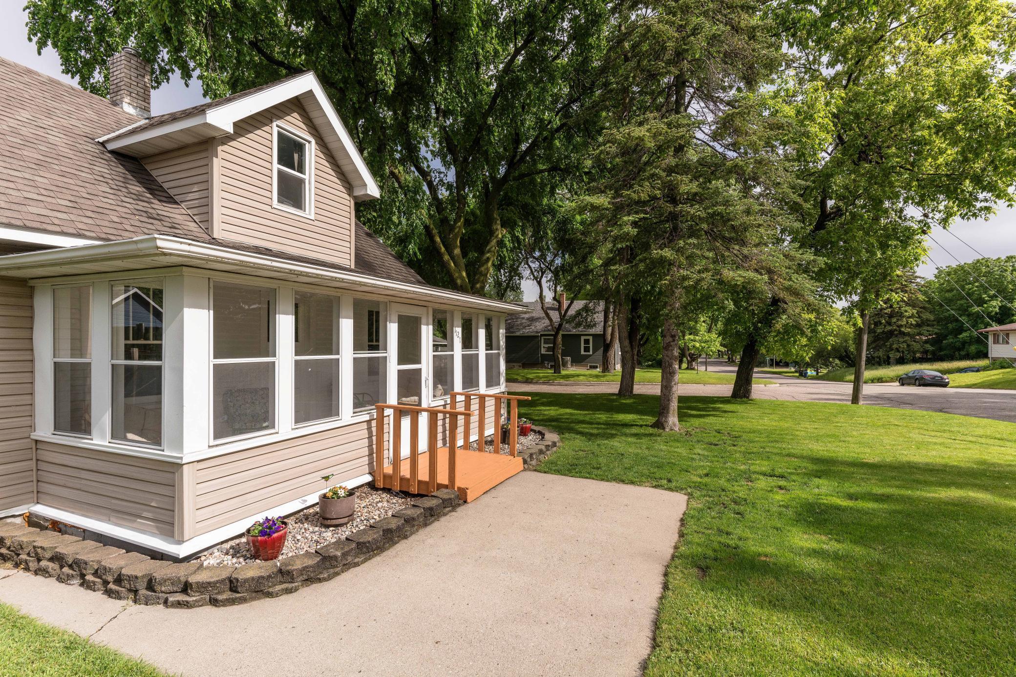 1121 N Cleveland Avenue