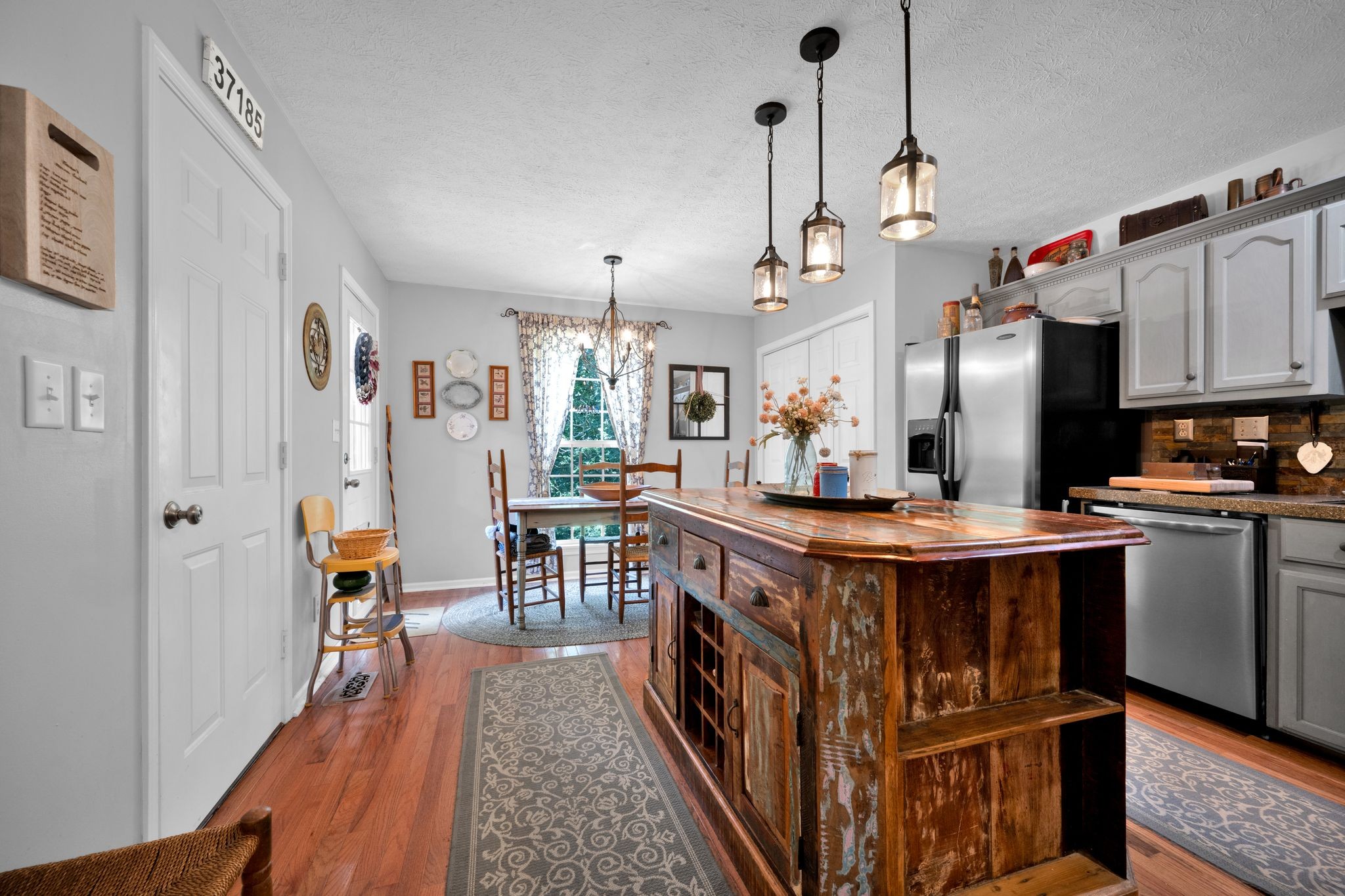 109 Whippoorwill Dr