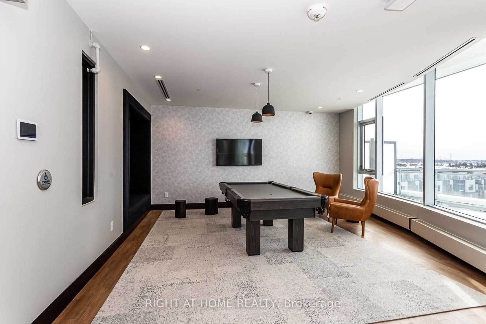 2520 W Eglinton Ave 1901