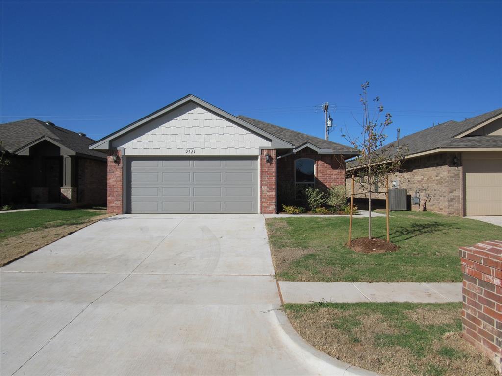 Beautiful & affordable 3 bed, 2 bathroom home for rent in popular Edmond neighborhood. Very large living room opens up to spacious tiled dining room & kitchen with granite counter tops & lots of custom cabinets. Huge double door pantry. 3rd bedroom located at the front of the home would make a nice office. Nice sized master bedroom with en suite bath. All new appliances included! In a great neighborhood with a beautiful pool & clubhouse. Energy efficient. Pets case by case.