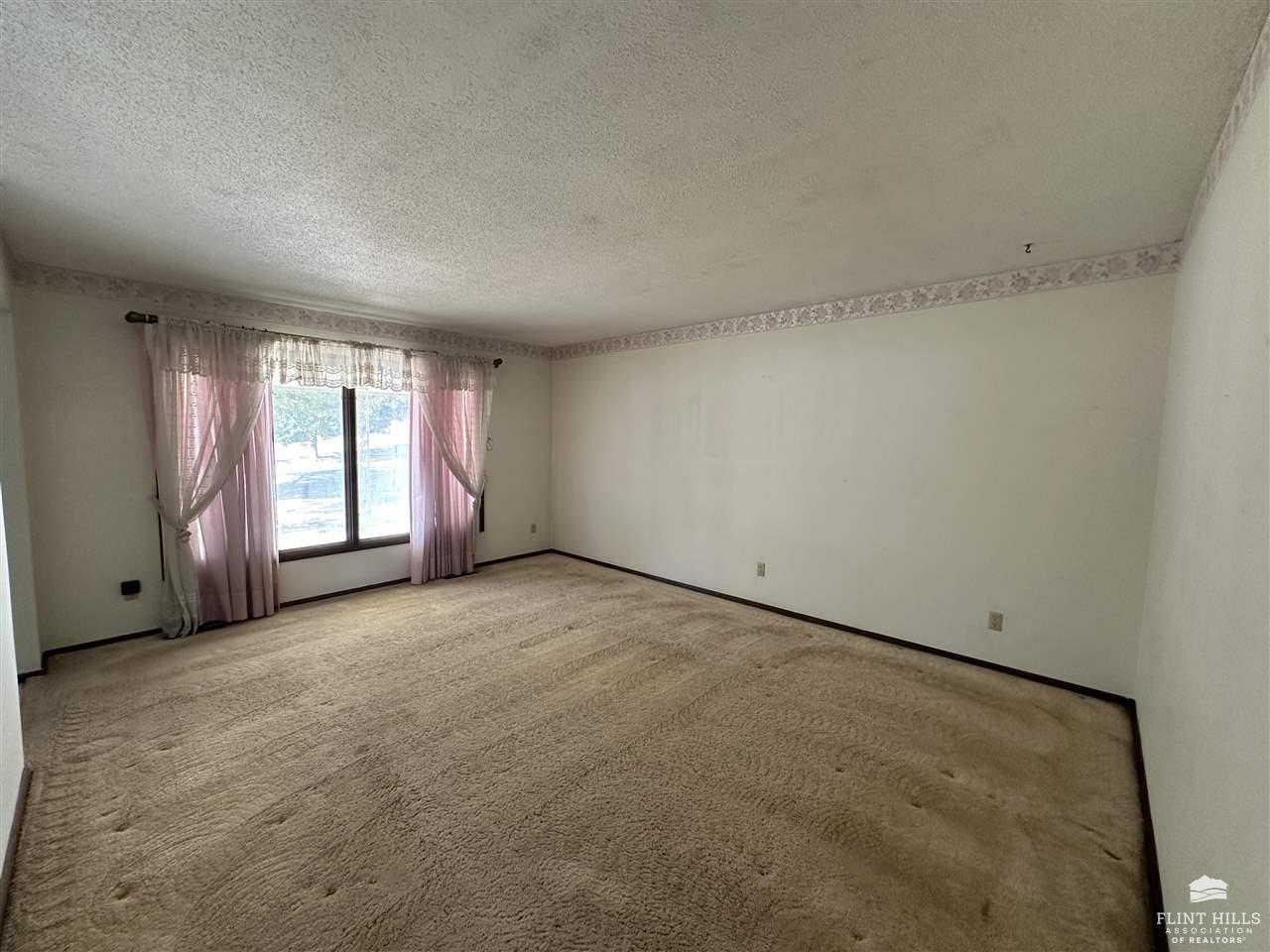 1718 Cedar Crest Drive