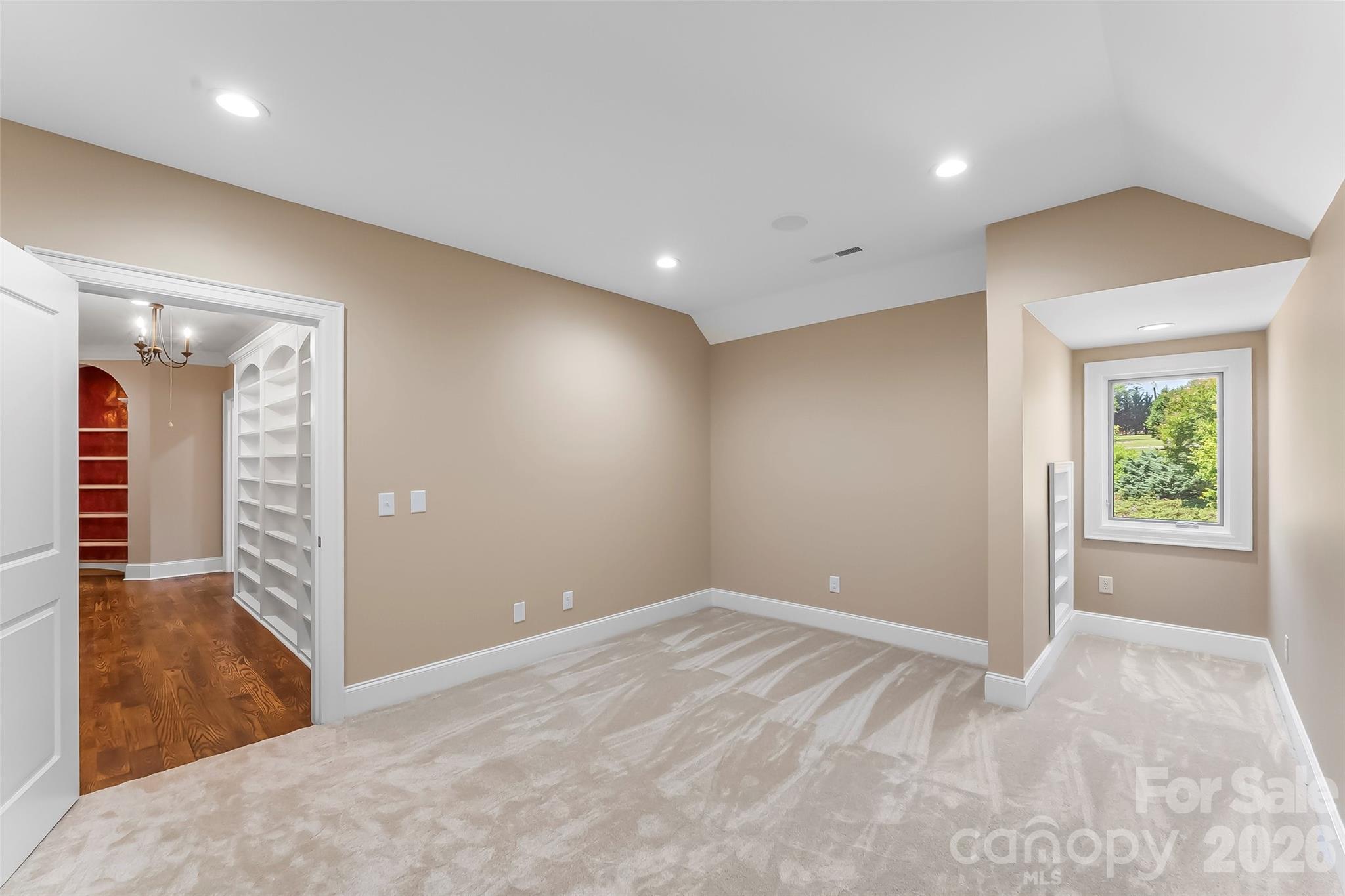 1090 Pearidge Road
