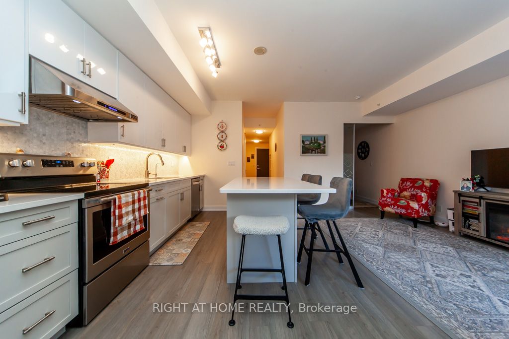 6 Parkwood Ave 317