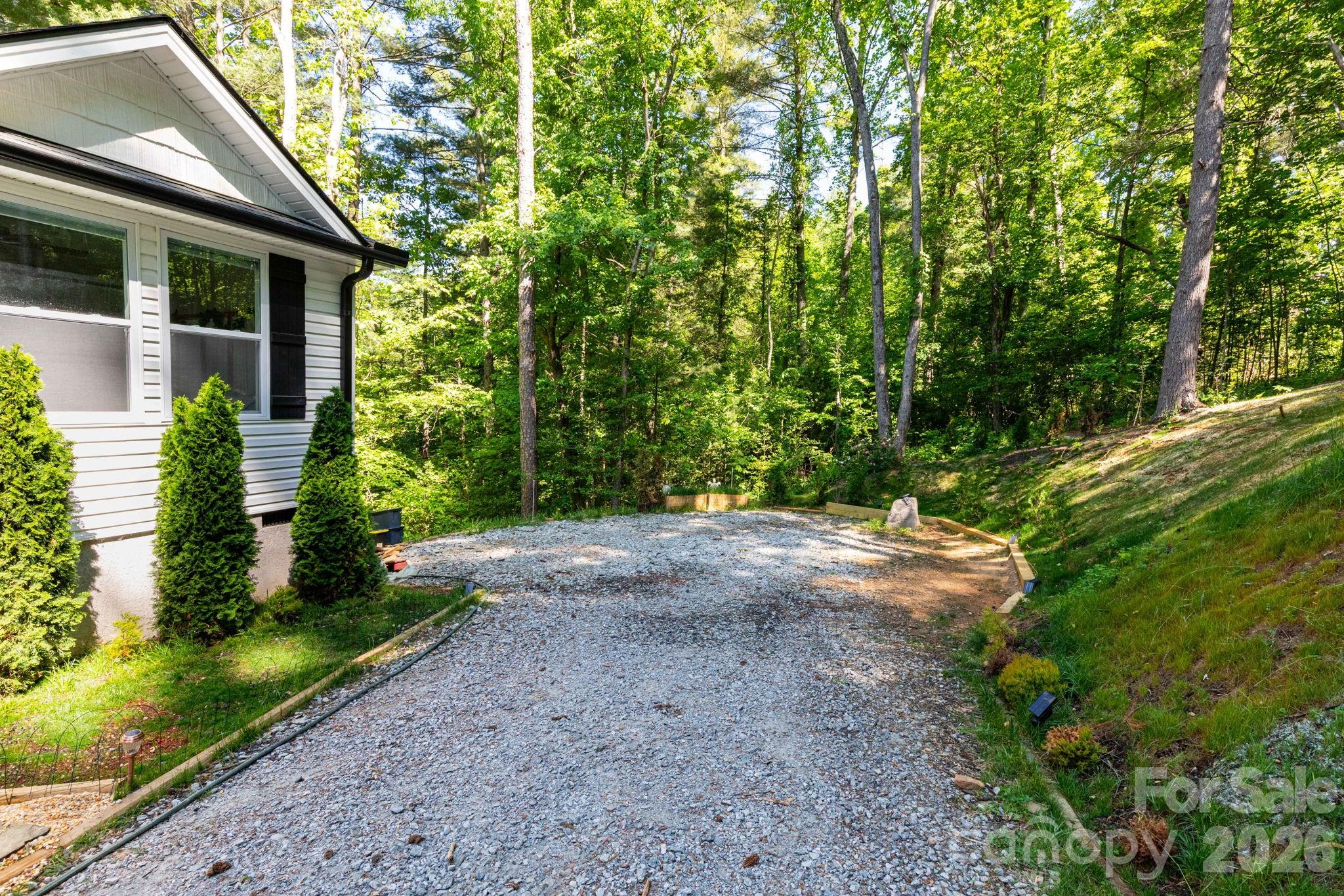 30 Edmond Woods Place