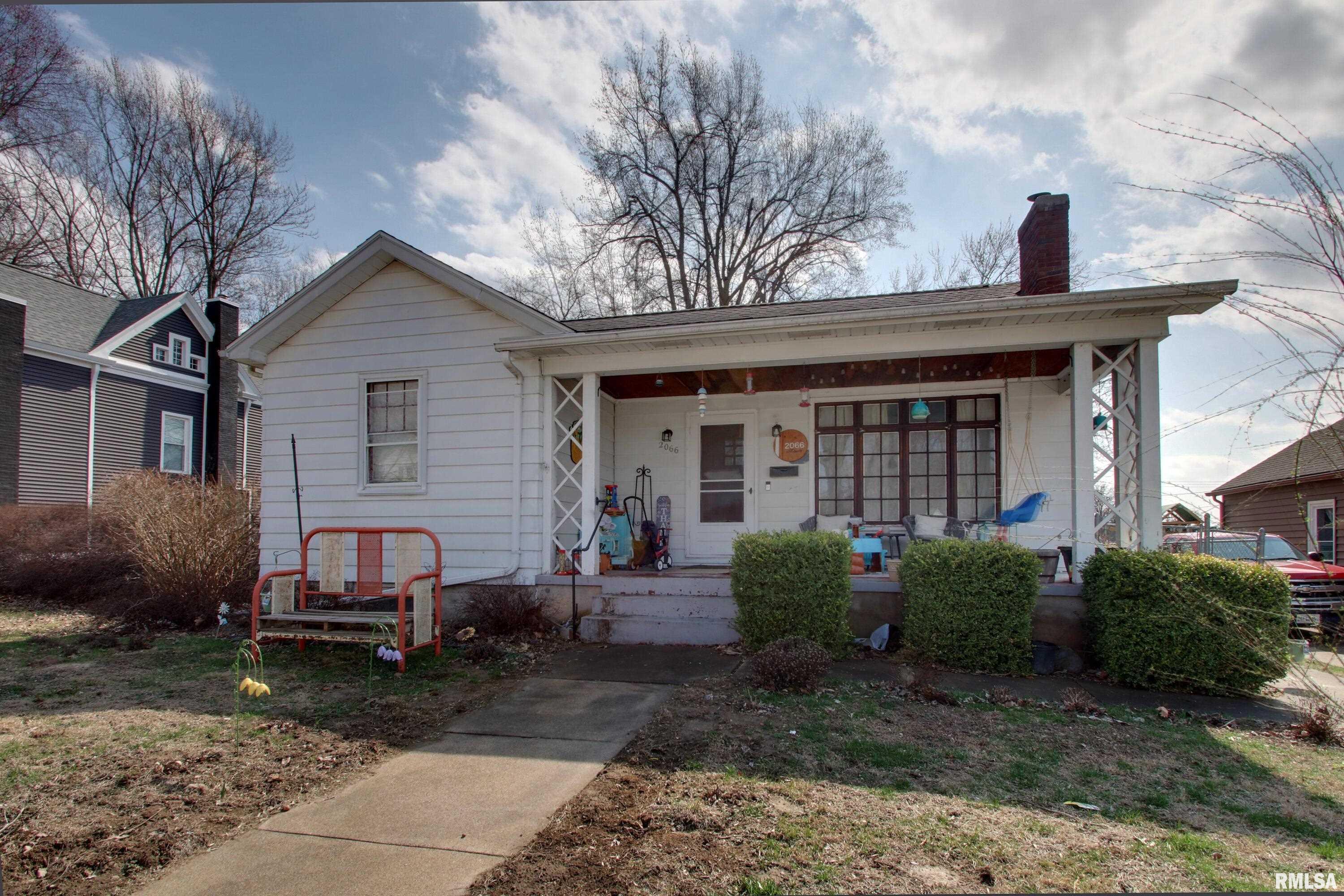 2066 Oak Street
