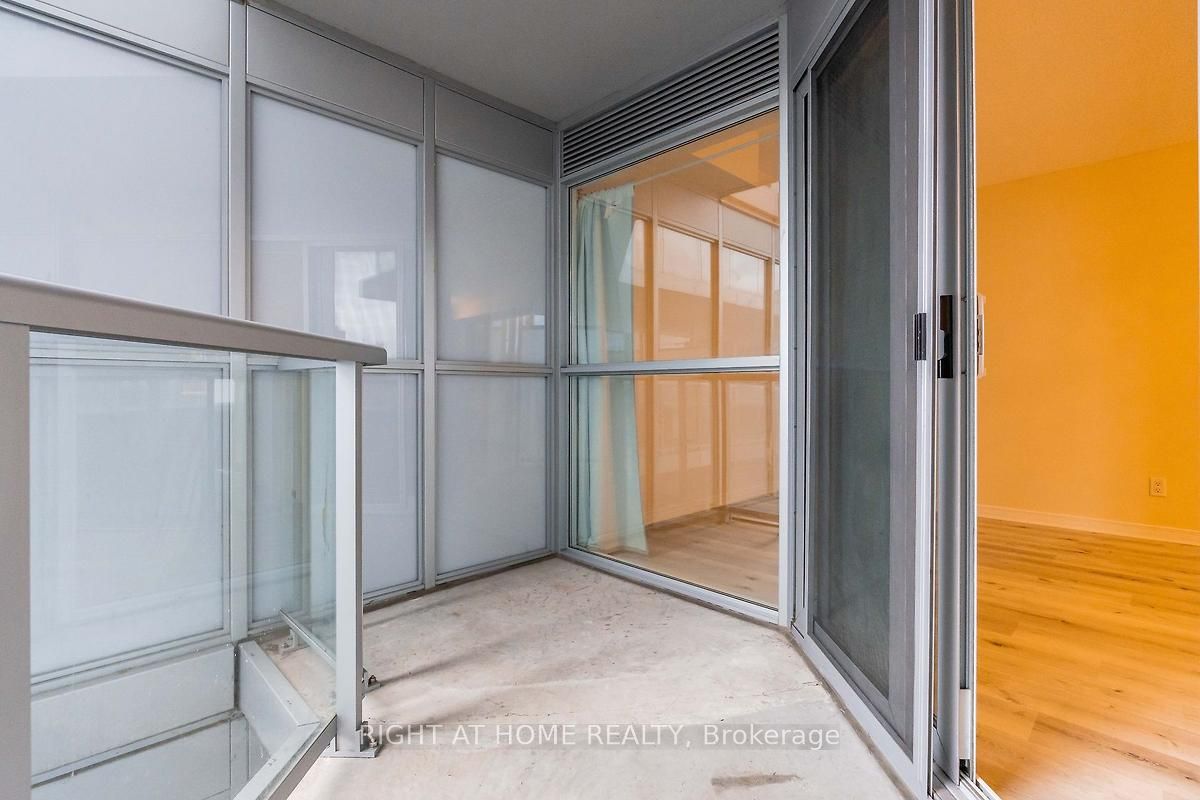352 W Front St 512