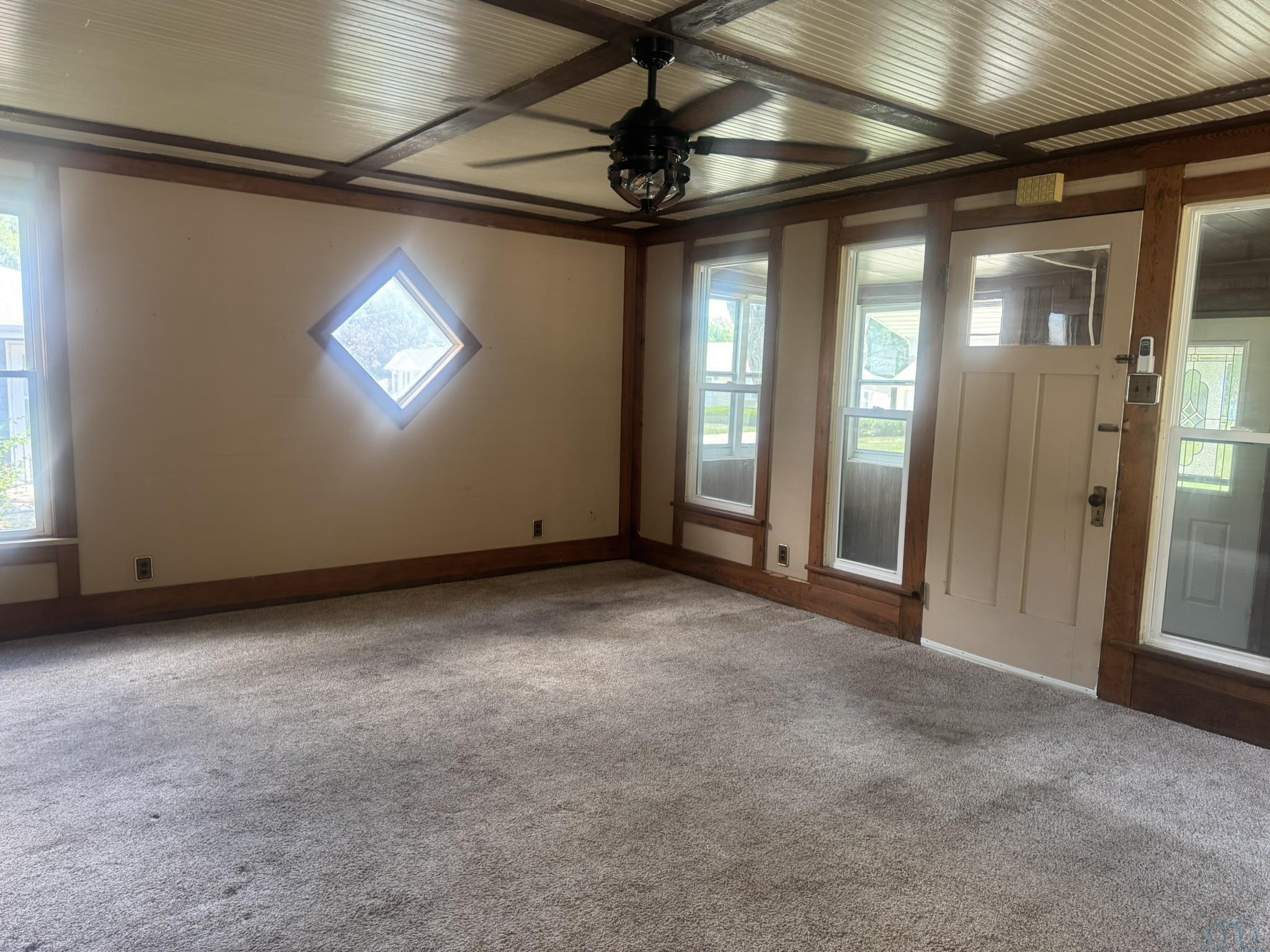 1121 River Drive