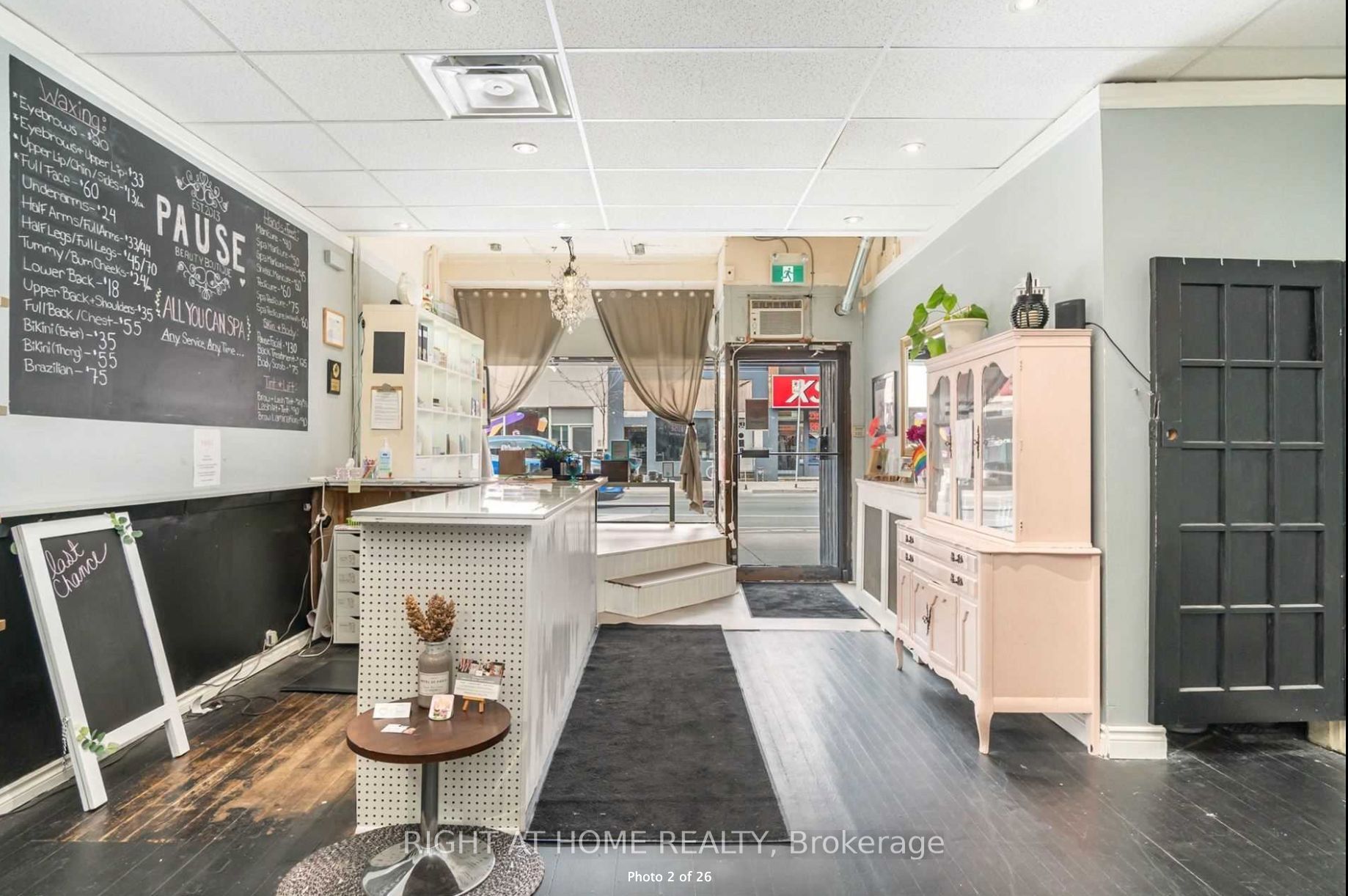 993 W Bloor St