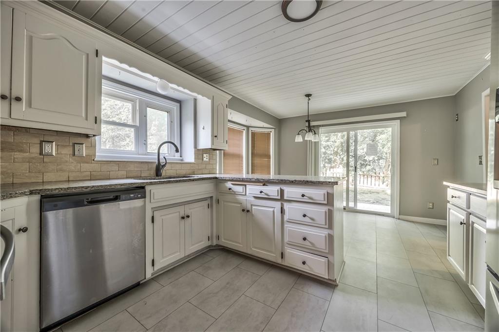 529 SW Windmill Lane