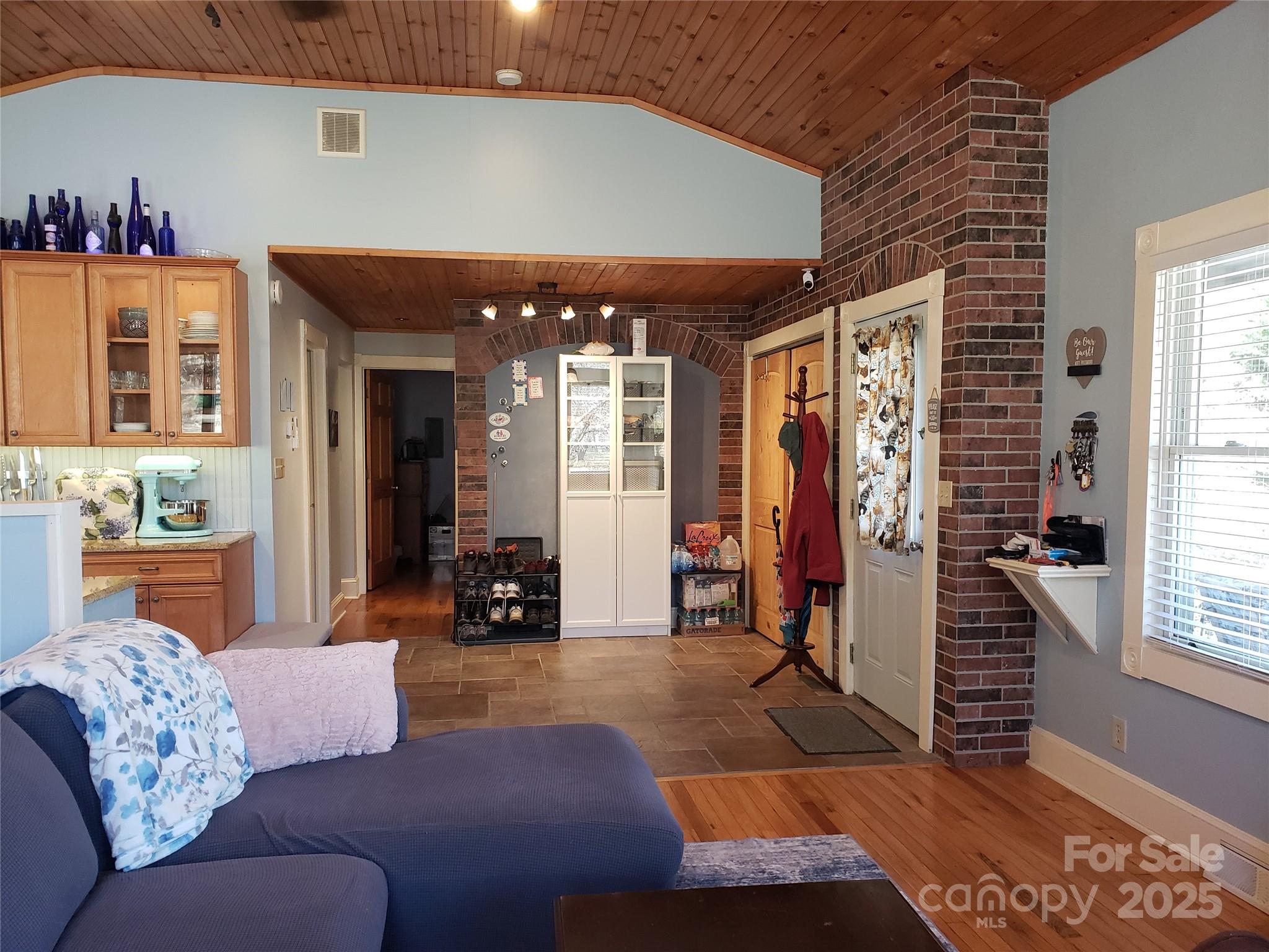 1055 Stagger Weed Road