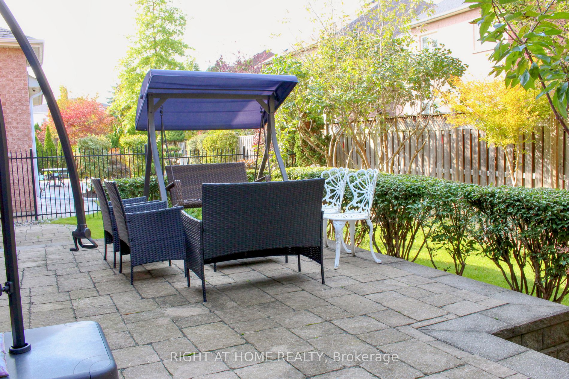 185 Cook's Mill Cres