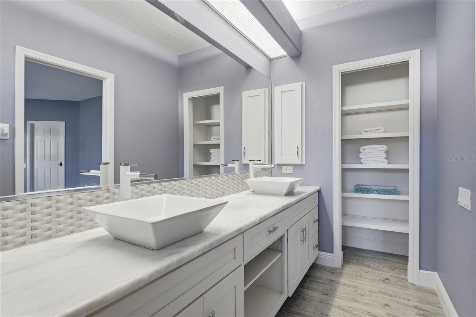 3121 Rivershore Lane