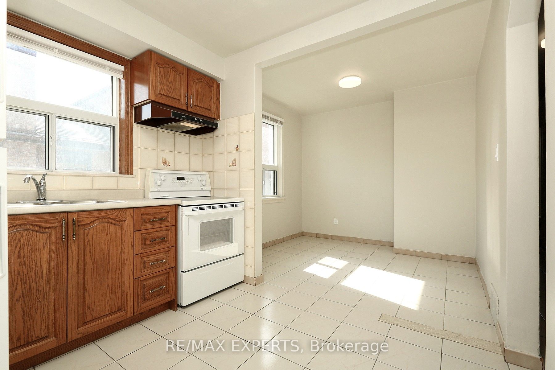 100 North Carson St UPPER