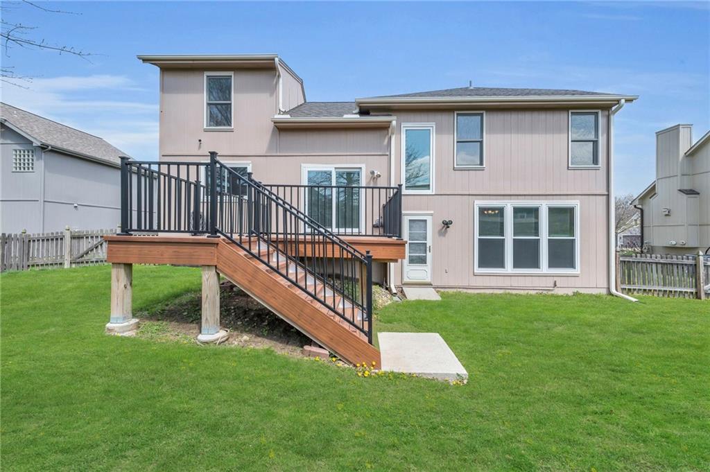 7442 N Sycamore Avenue