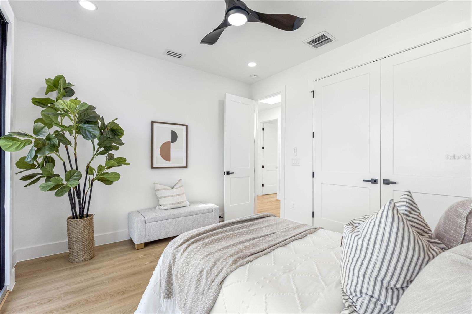 101 W Warren Avenue 1