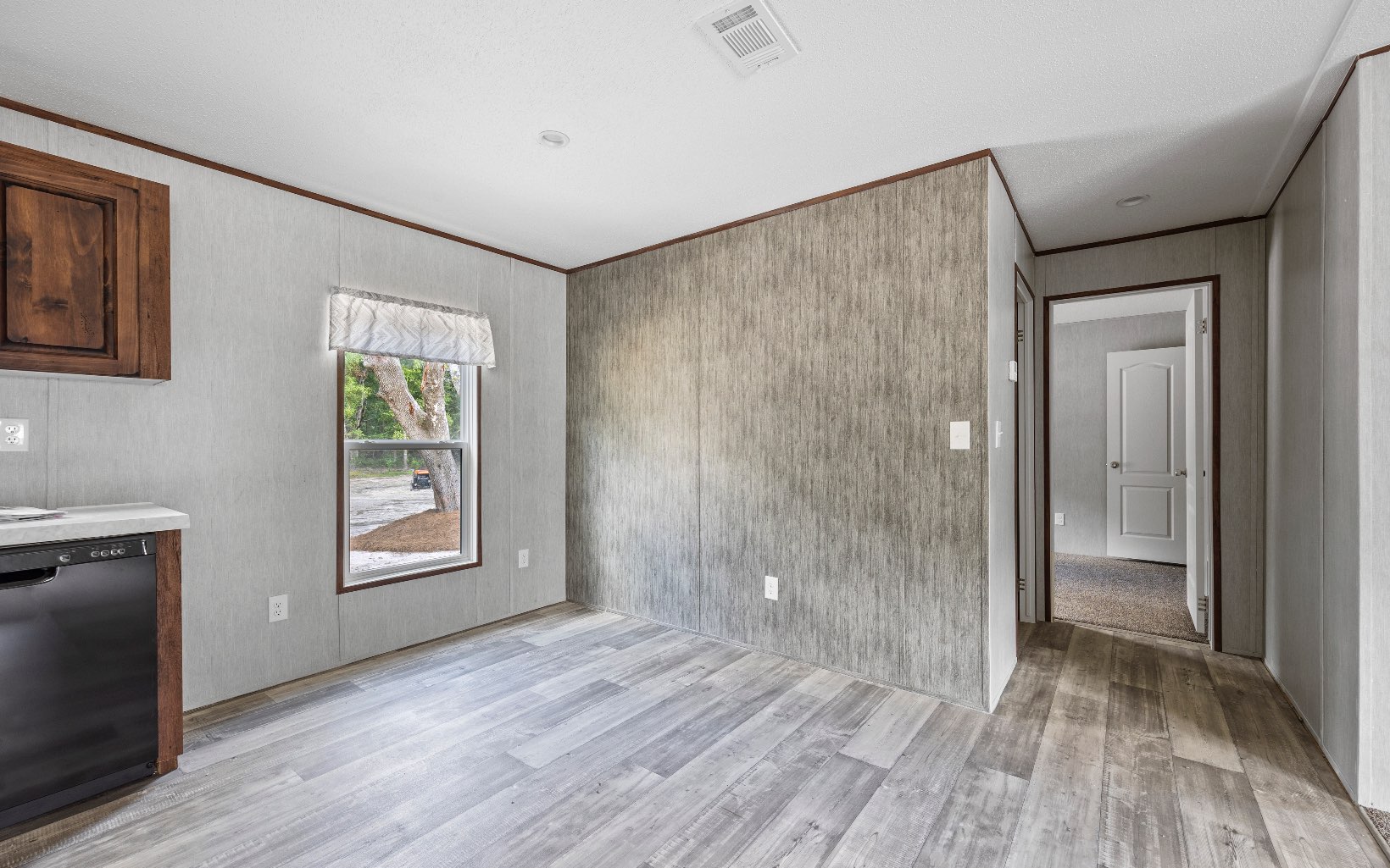 310 NE Weeping Willow Ln