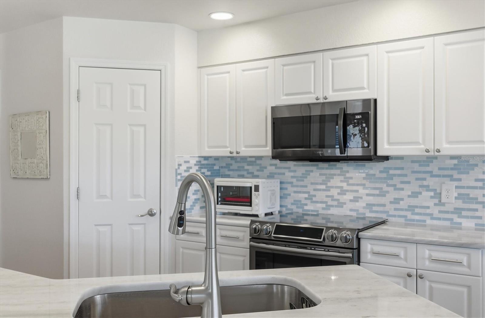 14000 Willow Glen Court 208