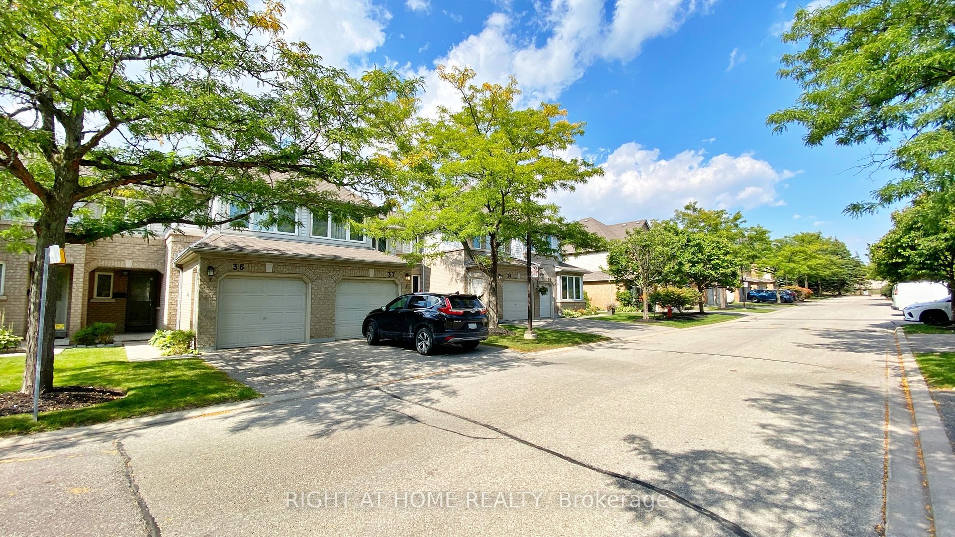 2555 Thomas St 36