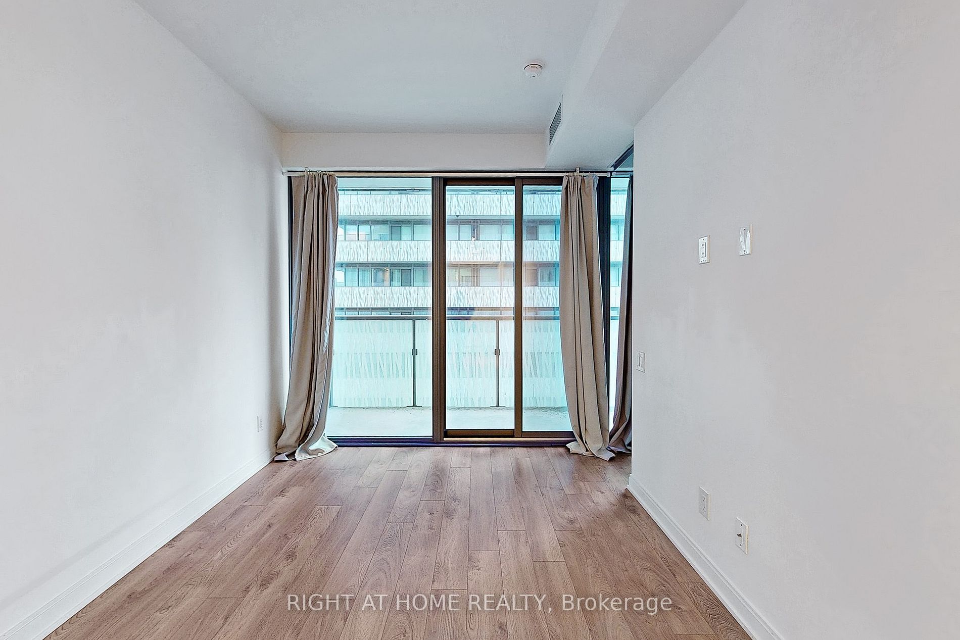 50 E Charles St 2607