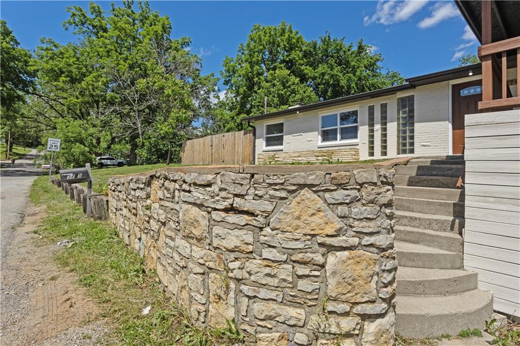 3705 N Walrond Avenue