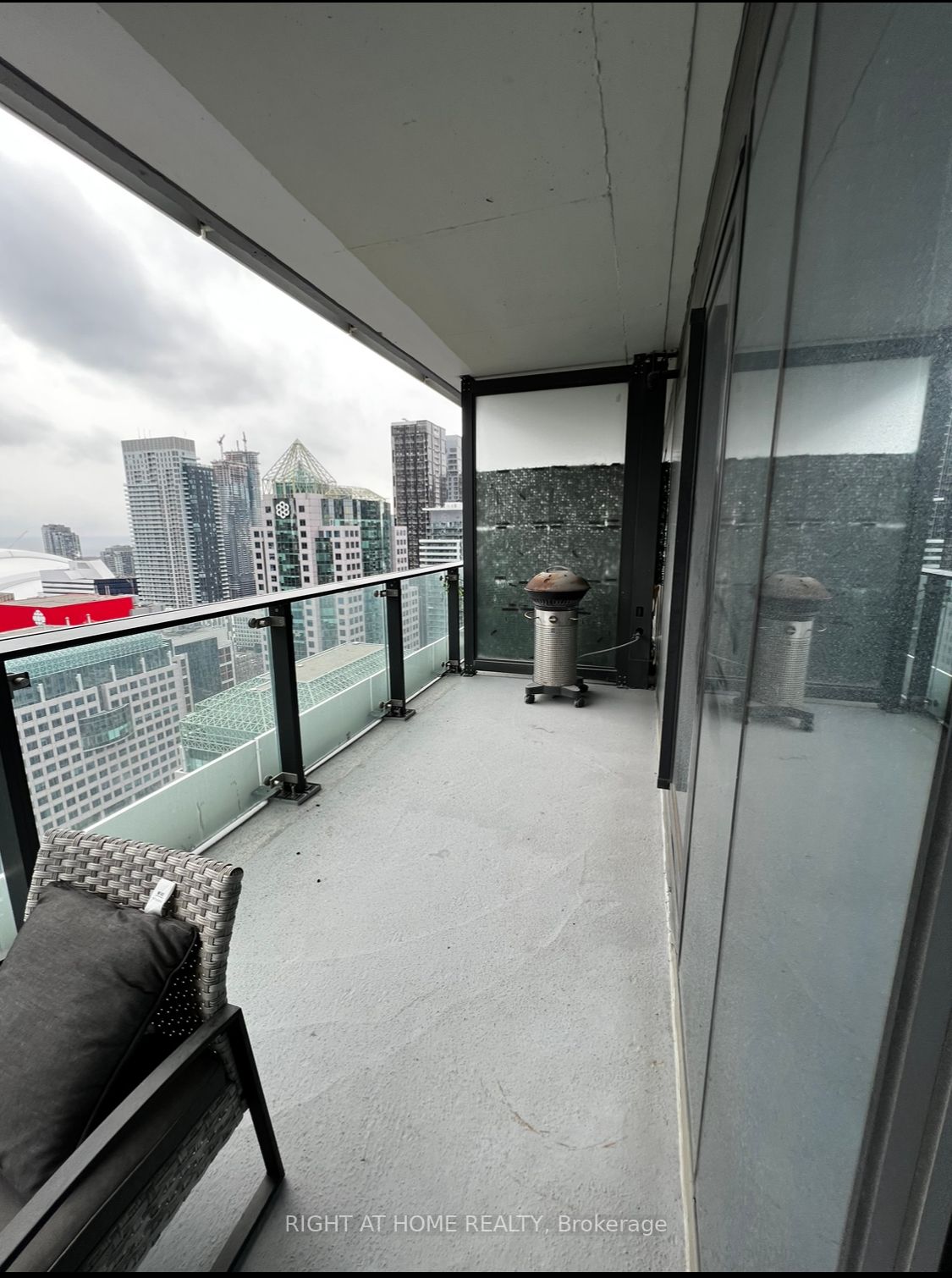 224 W King St 3105