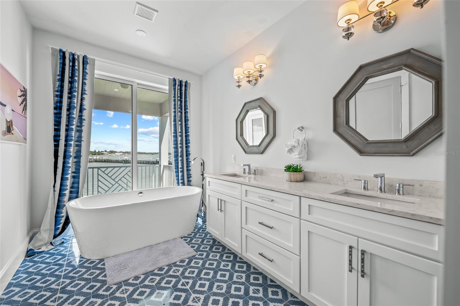 201 Bay Drive N