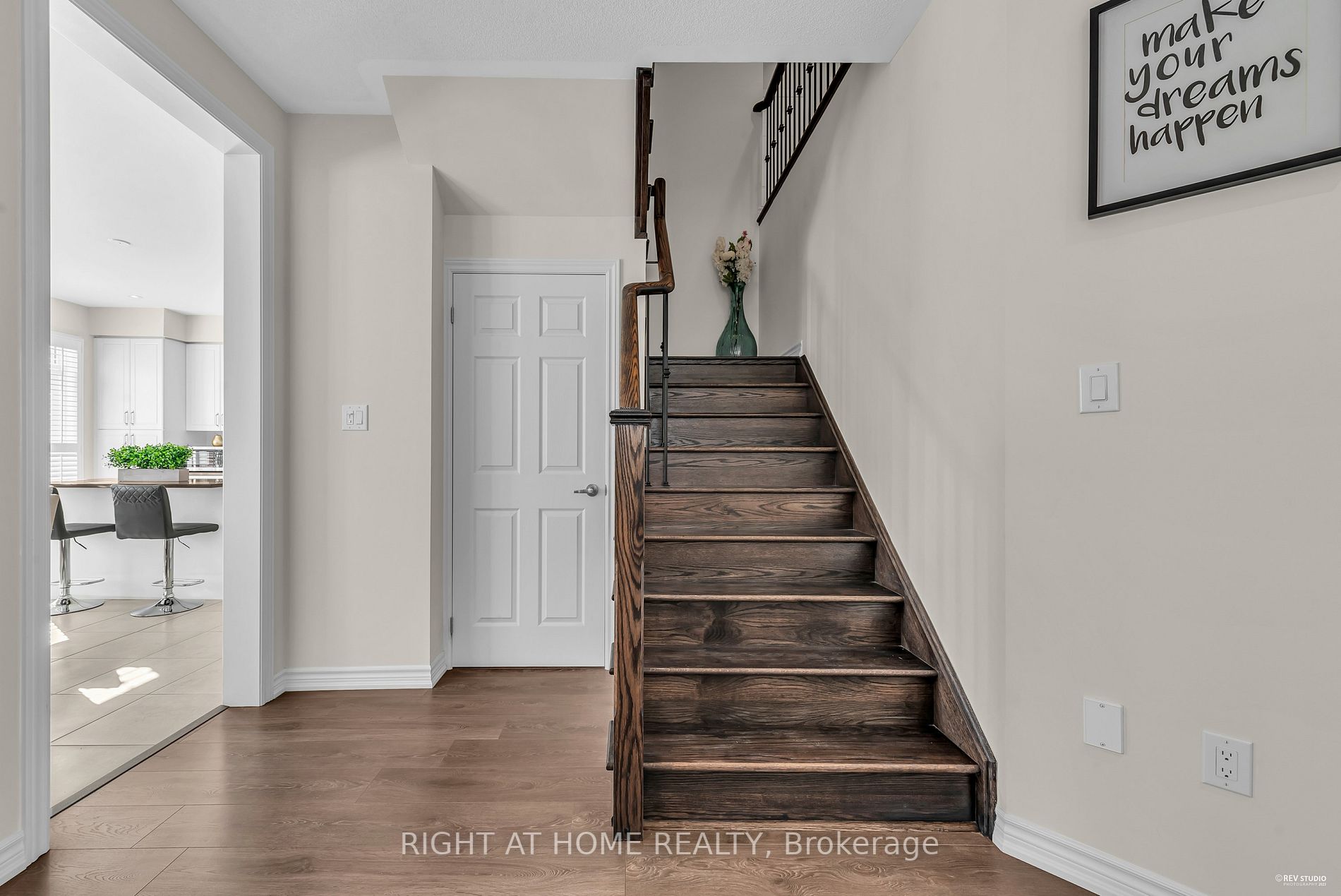 130 Mcfarlane Cres