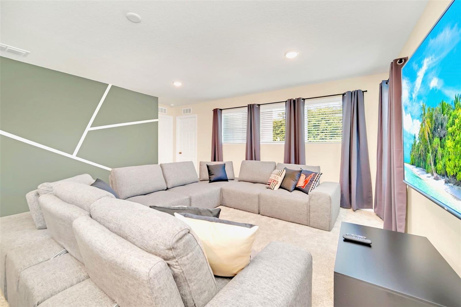 1959 Tropical Palms Circle