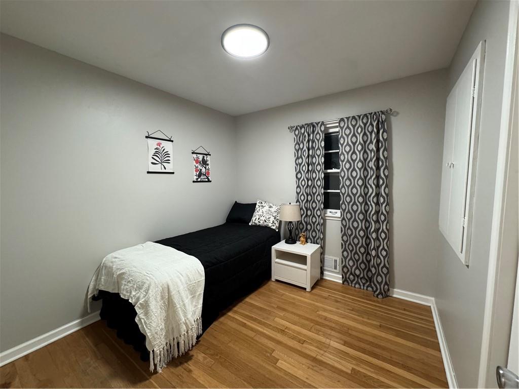 824 SW Pleasant Drive