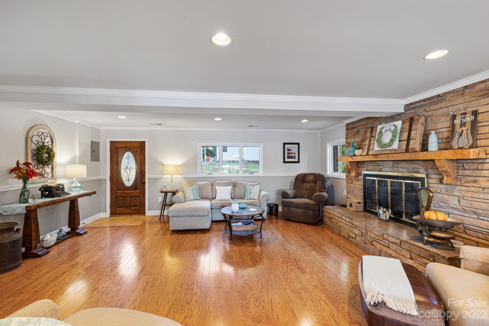 6820 Locke Drive