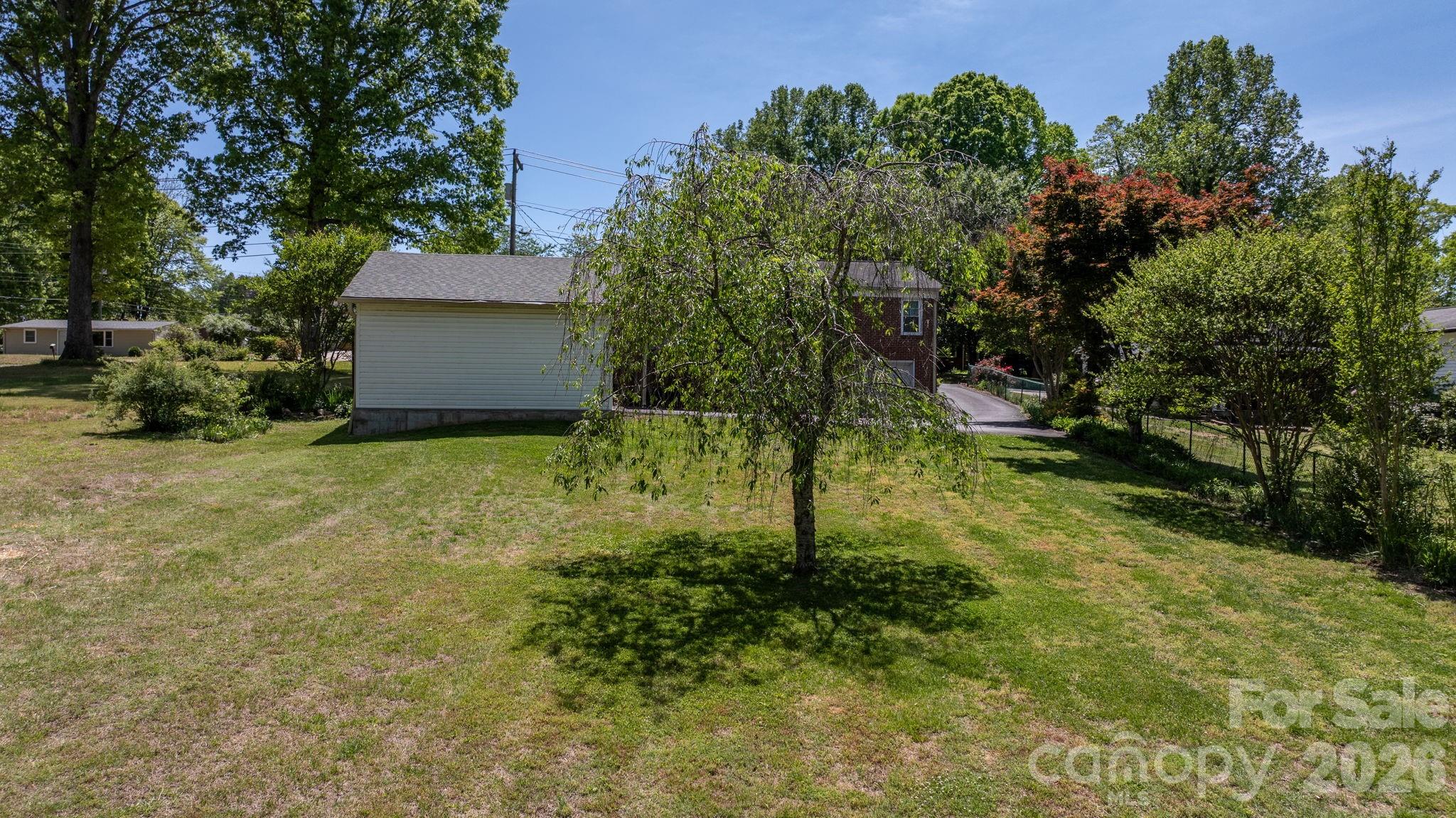 406 Swanson Drive SW